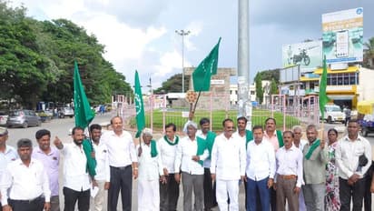 ರಾಕೇಶ್ ಟಿಕಾಯತ್ ಮೇಲೆ ಹಲ್ಲೆ ಖಂಡಿಸಿ ಚಿಕ್ಕಮಗಳೂರಿನಲ್ಲಿ ಪ್ರತಿಭಟನೆ