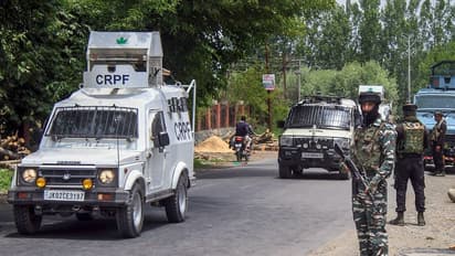 Jammu Kashmir में तीन आतंकवादियों को सुरक्षाबलों ने किया ढेर, शिक्षिका रजनी बाला का हत्यारा भी मारा गया
