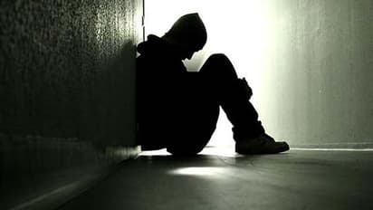 जो लोग करते हैं ये 4 काम, उनका सम्मान, दोस्ती, ज्ञान और सुख नष्ट हो जाते हैं, जानिए क्यों होता है ऐसा?