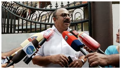 'ആരോപണത്തില്‍ തന്നെയാണ് രാജി': ആദ്യ പ്രതികരണം നടത്തി സിദ്ദിഖ്