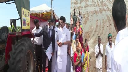 உழவர்கள் நெஞ்சை நிறைய செய்த மு.க.ஸ்டாலின்… வேளாண்துறை சார்பில் டிராக்டர் வழங்கி அசத்தல்!!