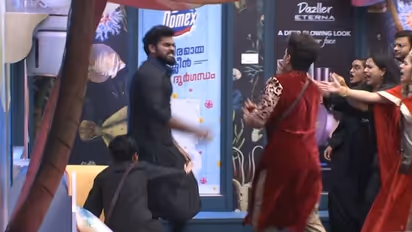 Bigg Boss 4 : റിയാസിനെ കൈയേറ്റം ചെയ്ത് റോബിന്; ബിഗ് ബോസില് നിയമലംഘനം