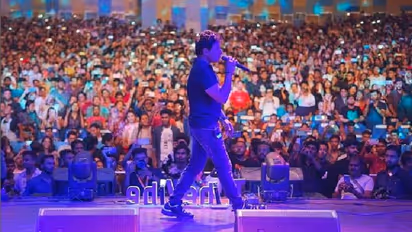 'Kal Yaad Aayenge Yeh Pal': Last video of KK performing iconic song will leave you in tears