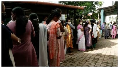 കുറഞ്ഞ പോളിംഗില്‍ തലപുകഞ്ഞ് മുന്നണികള്‍; തൃക്കാക്കരയില്‍ ആശങ്ക