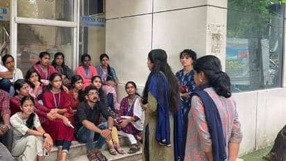 തിരുവനന്തപുരം പ്രസ്ക്ലബിലെ വിദ്യാർത്ഥി സമരം, പിന്തുണയുമായി എസ്എഫ്ഐ