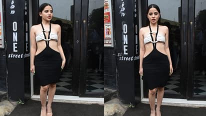 দু'হাত দিয়ে জাপটে ধরেছে সুডৌল স্তনযুগল, কে আগলে রাখল উরফিকে? দেখে নিন ছবিতে