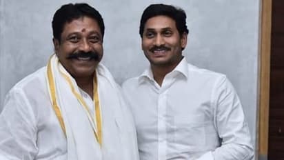 30 ఏళ్ల నాటి సమస్య.. మేం వచ్చి మూడేళ్లే అయ్యింది : గడప గడపకులో వైసీపీ ఎమ్మెల్యే అసహనం