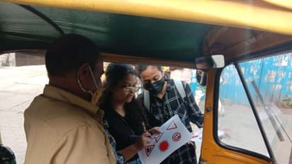 Survey: बेंगलुरु की सड़क पर लोगों की जिंदगी से खेल रहे हैं टूव्हीलर और ऑटो ड्राइवर, नहीं जानते Traffic Sign