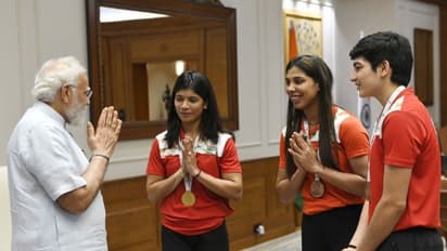ലോക ബോക്‌സിംഗ് ചാംപ്യന്‍ഷിപ്പിലെ മെഡല്‍ ജേതാക്കളോട് നേരിട്ട് സംസാരിച്ച് മോദി; അഭിമാനമെന്ന് നിഖാത് സരീന്‍