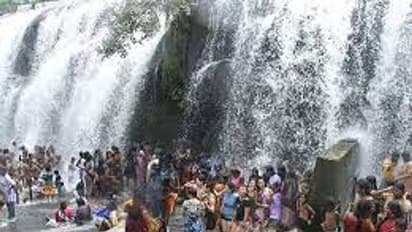 திற்பரப்பு அருவியில் சுற்றுலா பயணிகள் குளிக்க அனுமதி.. விதிக்கப்பட்ட தடை நீக்கிய மாவட்ட நிர்வாகம்..