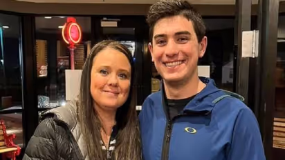 20 വർഷത്തിന് ശേഷം അമ്മയെ കണ്ടെത്തി മകൻ, ജോലി ചെയ്തിരുന്നത് ഒരേ ആശുപത്രിയിൽ, എന്നിട്ടും തിരിച്ചറിഞ്ഞില്ല