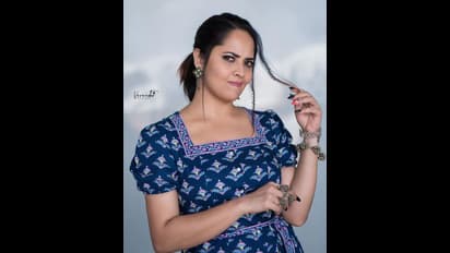  చిలిపిగా కుర్రాళ్లని ఆటపట్టిస్తున్న అనసూయ..హాట్‌ కిల్లర్‌ అంటూ జబర్దస్త్ యాంకర్‌పై నెటిజన్ల క్రేజీ కామెంట్లు 