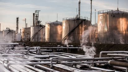 ആശ്വാസ പ്രഖ്യാപനവുമായി ഒപെക് പ്ലസ് കൂട്ടായ്മ; എണ്ണ ഉത്പാദനം അമ്പത് ശതമാനം കൂട്ടും