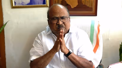 'കോൺഗ്രസുകാരുൾപ്പെടെ ഇങ്ങനെ ആകുന്നത് ലജ്ജാകരം'; കുടുംബത്തിന്റെ ചിത്രത്തെ അസഭ്യം പറഞ്ഞവർക്കെതിരെ കെ വി തോമസ്