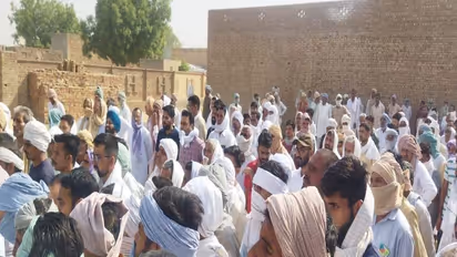 कश्मीर में मारे गए विजय कुमार का अंतिम संस्कार: चिता पर बेटे से लिपट बिलख पड़े पिता, कहा- वापस आ जाओ मेरे लाल