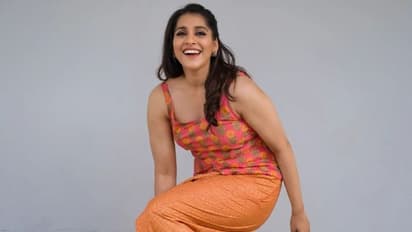 సొగసు చూడతరమా... మనసు ఆపతరమా..? రష్మీ హాట్ అందాలకు కుర్రకారు గిరగిర