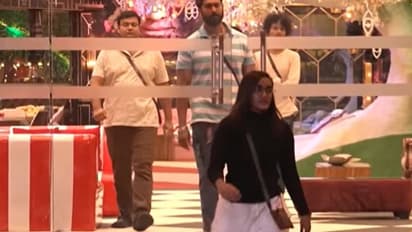 Bigg Boss 4 : സിനിമാ സ്റ്റൈലിൽ നെഞ്ചും വരിച്ച്, സി​ഗരറ്റും വലിച്ച് ജാസ്മിന്റെ ഇറങ്ങിപ്പോക്ക്