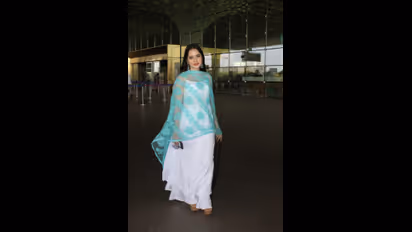 ಮೈತುಂಬ ಬಟ್ಟೆ ಧರಿಸಿ ಬಂದ ತುಂಡುಡುಗೆಯ ಉರ್ಫಿ; ಮೊದಲ ದಿನದ ಮುಟ್ಟಿನ ಅನುಭವ ಬಿಚ್ಚಿಟ್ಟ ನಟಿ 