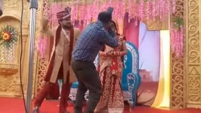 फोटोग्रॉफर ने दुल्हन के साथ की अजीब हरकत, तमतमाए दूल्हे ने जड़ दिया थप्पड़, वीडियो में देखिए फिर कैसा था नजारा