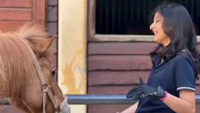 Sitara Gattamaneni: మహేష్ కూతురు సితార సాహసాలు... హార్స్ రైడింగ్ చేస్తున్న స్టార్ కిడ్!