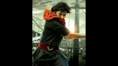 #PawanKalyan: `హరిహర వీరమల్లు` నుంచి బర్త్ డే గిఫ్ట్.. గూస్బంమ్స్ తెప్పించే యాక్షన్ కట్..?