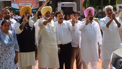 പഞ്ചാബിൽ കോൺഗ്രസിന് വീണ്ടും തിരിച്ചടി; നാല് മുൻ മന്ത്രിമാർ അടക്കം അഞ്ച് നേതാക്കൾ ബിജെപിയിലേക്ക്