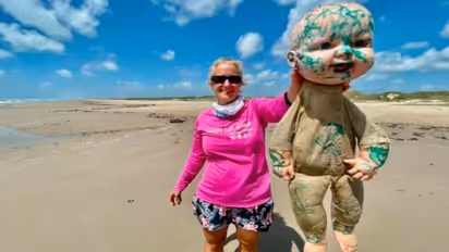 डरावना समंदर! आस्ट्रेलिया में मिली पेंग्विनों की सिर कटी लाश,टेक्सास में दिखी रहस्यमयी गुड़िया, ये खराब संकेत