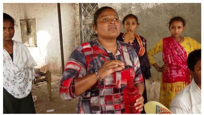 ഓർമയുണ്ടോ മതിൽ കെട്ടി മറച്ച ആ ചേരി പ്രദേശം? അവരിന്നും ചോദിക്കുന്നു, "കുടിക്കാൻ അൽപം നല്ല വെള്ളം വേണം"