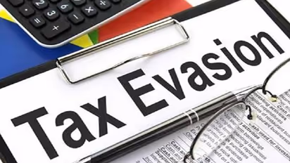 आगरा में रामा ट्रेडर्स के तीन ठिकानों पर हुई कार्रवाई, 15 लाख कराए गए सरेंडर