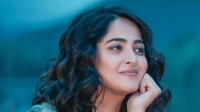 ఇలాంటి ఫొటో ఎందుకు పోస్ట్ చేశావ్ స్వీటీ.. అనుష్క శెట్టిపై నెటిజన్స్ క్రేజీ కామెంట్స్..