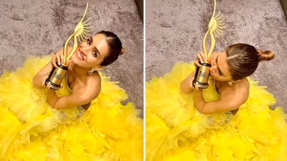 Kriti Sanon wins the Best Actress Award, says, "So happy that I received my first for Mimi"