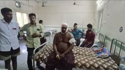 మచిలీపట్నంలో ఉద్రిక్తత... వైసిపి వర్గీయులపై టిడిపి వర్గం రాళ్ళదాడి, ఒకరి పరిస్థితి విషమం