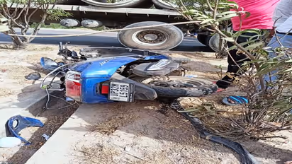 सड़क हादसे में दो सगी बहनों की दर्दनाक मौत, हेलमेट भी नही बचा सका जान