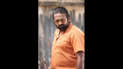 ஹீரோ விஜய் சேதுபதியை விட வில்லன் விஜய் சேதுபதி ரொம்ப காஸ்ட்லி.. புஷ்பா 2-வில் நடிக்க எவ்வளவு சம்பளம் தெரியுமா?