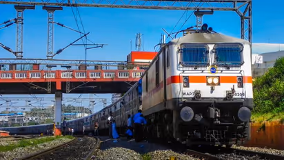 റെയിൽവേയിൽ ജോലി വാഗ്ദാനം ചെയ്ത് പണം തട്ടിയ സ്ത്രീ കണ്ണൂരിൽ പിടിയിൽ