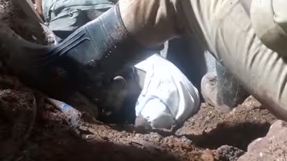 കോഴിക്കോട്ട് മൺതിട്ട ഇടിഞ്ഞ് മണ്ണിനടിയിൽ അകപ്പെട്ട ആൾ മരിച്ചു