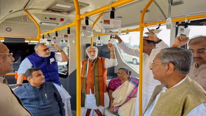 2024 तक अमरीका के बराबर होगा बिहार का रोड नेटवर्क, मूसावाला के परिजन से मिले राहुल, फोटो में आज की बड़ी खबरें