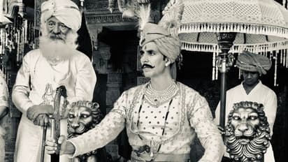 കളക്ഷനില് മൂന്നിലൊന്ന് കുറവുമായി തിങ്കളാഴ്ച; ബോക്സ് ഓഫീസില് കൂപ്പുകുത്തി അക്ഷയ് കുമാറിന്റെ 'പൃഥ്വിരാജ്'