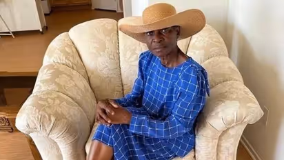  ഓൺലൈനിൽ സൗജന്യമായി കിട്ടിയ സോഫയ്ക്കടയിൽ ഒളിച്ചിരുന്നത് 27 ലക്ഷം!