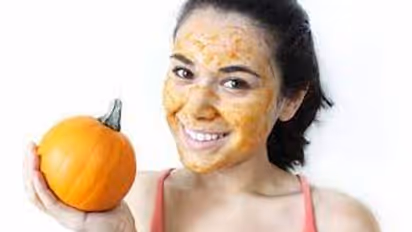 മുഖം തിളക്കമുള്ളതാക്കാൻ മൂന്ന് പ്രകൃതിദത്ത ഫേഷ്യലുകൾ