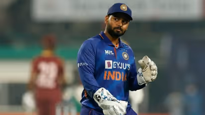 విరాట్ కోహ్లీ అసలైన వారసుడు రిషబ్ పంతే... వీరూ నుంచి ధావన్ దాకా 8 మందిలో...