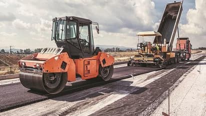 NHAI ने बना डाला ‘गिनीज’ वर्ल्ड रिकॉर्ड, महज 105 घंटे में बना डाली 75 किलोमीटर की बिटुमिनस लेन