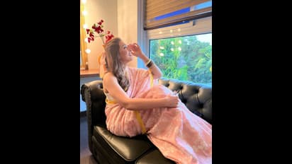 Hansika: సర్ ప్రైజ్ చేసిన హన్సిక.. స్లీవ్ లెస్ బ్లౌజ్, శారీలో సిగ్గు మొగ్గలేస్తున్న యాపిల్ బ్యూటీ 