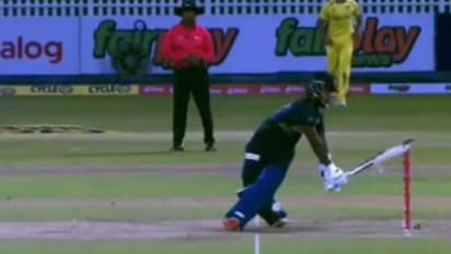 బౌన్సర్ కు హిట్ వికెట్ గా ఔట్.. పాపం దురదృష్టమంటే మెండిస్ దే..