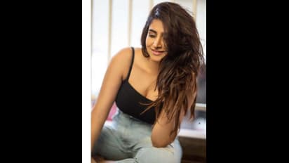 హైపర్ ఆది బర్త్ డే రోజున వర్షిణి లవ్ ప్రపోజ్ ?.. నా లైఫ్ మొత్తం నీ తోడు కావాలి అంటూ షాకింగ్ పోస్ట్ 