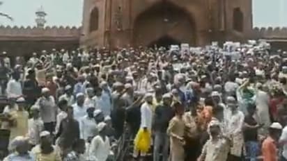 শুক্রবারের নামাজের পরই বিক্ষোভ দিল্লি ও কলকাতায়, নুপুর শর্মাকে গ্রেফতারের দাবি আন্দোলনকারীদের