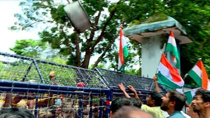 മുഖ്യമന്ത്രിയുടെ രാജി ആവശ്യപ്പെട്ട് കലക്ടറേറ്റ് മാര്‍ച്ച്; സംഘര്‍ഷം, ജലപീരങ്കി, അറസ്റ്റ് 