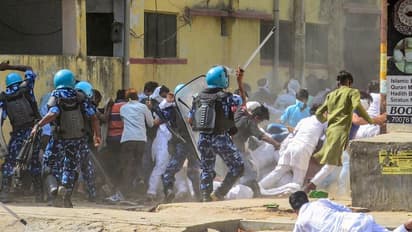 Black Friday की वो 12 शर्मनाक तस्वीरें, जिन्होंने देश में शांति और सद्भाव को आग लगाने में कोई कसर नहीं छोड़ी