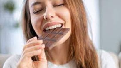 ওজন কমাতে রোজ ১ টুকরো করে ডার্ক চকোলেট খান, মিলবে এই পাঁচটি উপকার