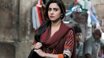 कंडोम बेचकर भी फिल्म को बचा नहीं सकीं नुसरत भरूचा, पहले ही दिन कैंसल हुए 'जनहित में जारी' के शो